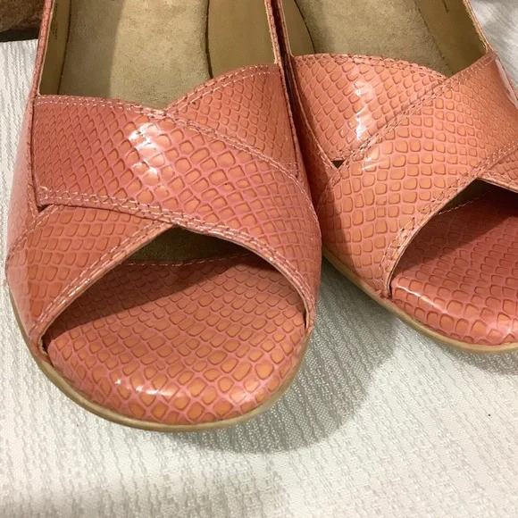 SOFTSPOTS Coral Patent Leather Slingback Sandals - Picture 9 of 12